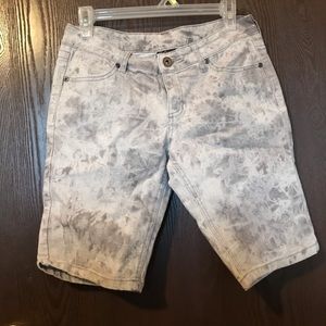 City Streets Distressed Capris